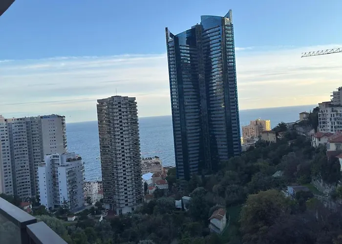 Near Monte Carlo アパート ボーソレイユ